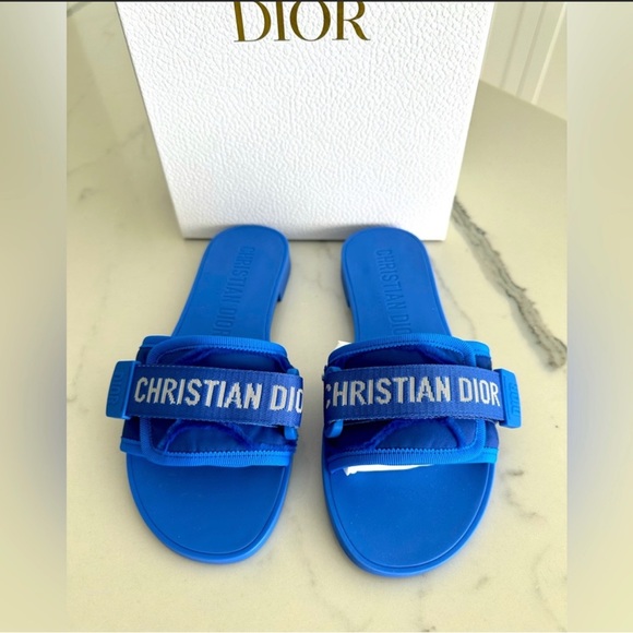 COPY - Christian Dior Revolution slides - Picture 3 of 4